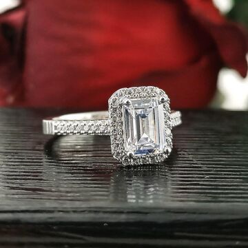 925 Ayar Gümüş Prenses Kesim Baget Taşlı Bayan  Yüzük