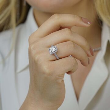 925 Ayar Gümüş Prenses Kesim Baget Taşlı Bayan  Yüzük