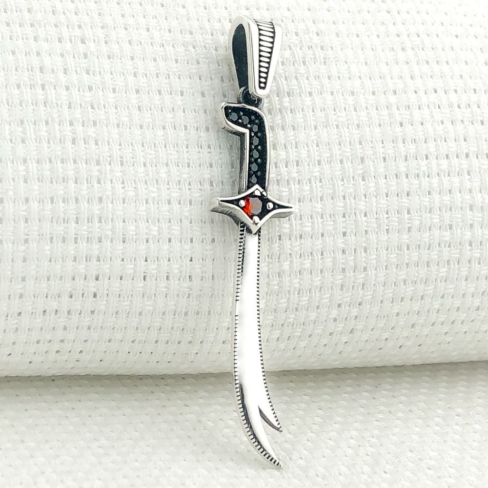 925 Ayar Kırmızı Taşlı Zülfikar Gümüş Kolye Ucu