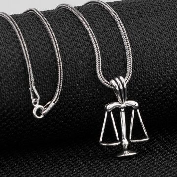 Adalet Terazisi 925 Ayar Gümüş Kolye