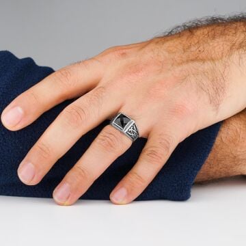 Siyah Zirkon Taşlı Desenli 925 Ayar Gümüş Yüzük