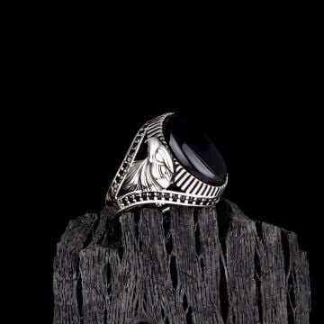 925 Ayar Gümüş Onix Taşlı Kartal Motifli Erkek Yüzük