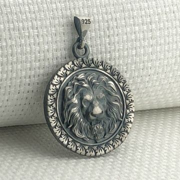 925 Ayar Gümüş Aslan Kabartmalı Kolye Ucu
