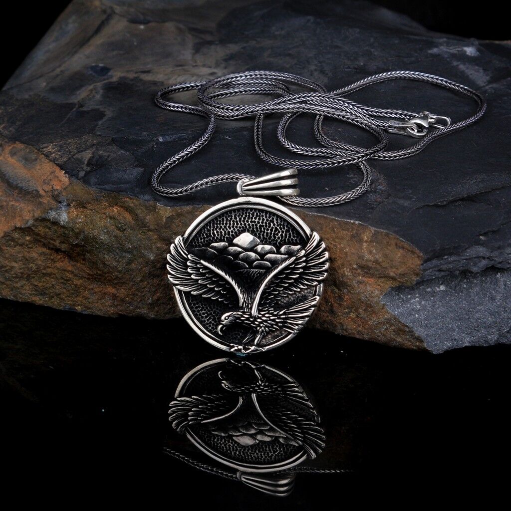 925 Ayar Gümüş Kartal Motifli Madalyon Kolye