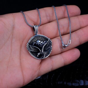 925 Ayar Gümüş Kartal Motifli Madalyon Kolye