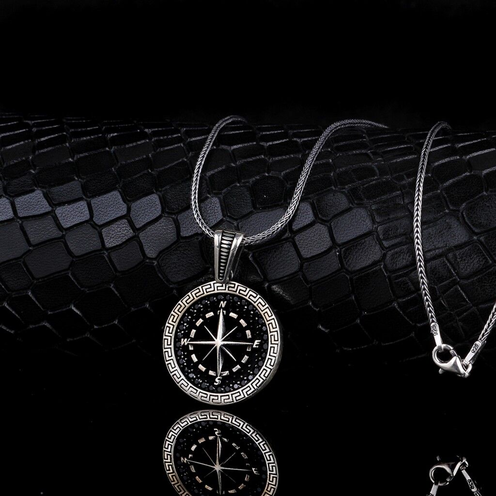 925 AYAR GÜMÜŞ MİKRO TAŞLI PUSULA MODEL KOLYE