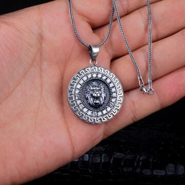 Aslan Motifli Beyaz Zirkon Taşlı 925 Ayar Gümüş Kolye