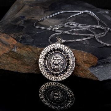 Aslan Motifli siyah Zirkon Taşlı 925 Ayar Gümüş Kolye