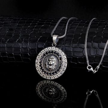 Aslan Motifli siyah Zirkon Taşlı 925 Ayar Gümüş Kolye