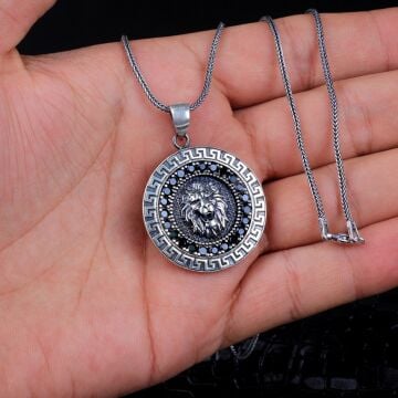 Aslan Motifli siyah Zirkon Taşlı 925 Ayar Gümüş Kolye