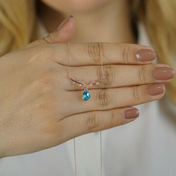 Yaprak Dalı Tasarımlı Mavi Damla Taşlı 925 Ayar Gümüş Kolye ROSE