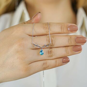 Yaprak Dalı Tasarımlı Mavi Damla Taşlı 925 Ayar Gümüş Kolye