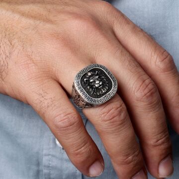 925 Ayar Gümüş Aslan Kabartma Model Erkek Yüzük