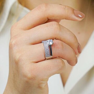 925 Ayar Gümüş 3 Sıra Yarım Tur Tektaş Model Yüzük 2