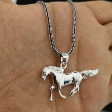 Dört Nala Koşan At Tasarımlı Kalın Zincirli 925 Ayar Gümüş Kolye