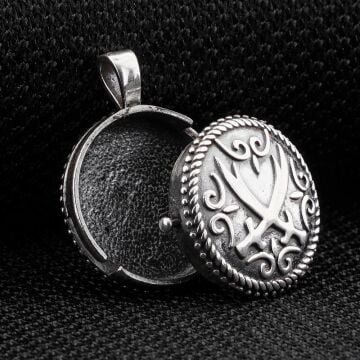 Çift Taraflı Zülfikar Kılıç Tasarımlı Açılabilir 925 Ayar Gümüş Cevşen Kolye